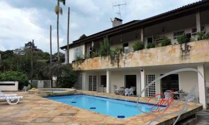 Casa em condomínio fechado com 5 quartos à venda na Rua Carlos Gomes, 51, Nova Fazendinha, Carapicuíba, 1500 m2 por R$ 2.700.000