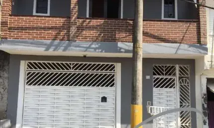 Casa à venda em Itapevi-SP, Jardim São Carlos: 2 quartos, 1 sala, 2 banheiros, 2 vagas de garagem e 150m² de área. Confira!