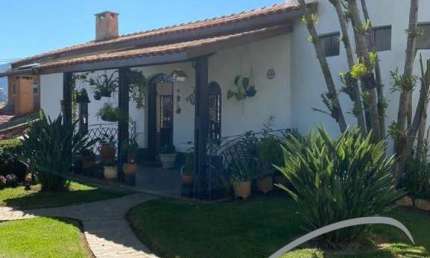 Imperdível Chácara à Venda em Atibaia-SP, no Bairro Chácaras Itapetinga: 4 Quartos, 2 Suítes, 2 Salas, 4 Banheiros, 4 Vagas - 403,00m².