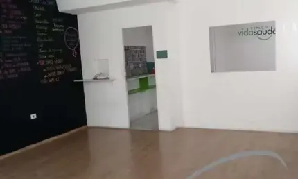 Salão para locação, Av. Dr. Martin Luther King, 60 m², cozinha, 2 banheiros, depósito.