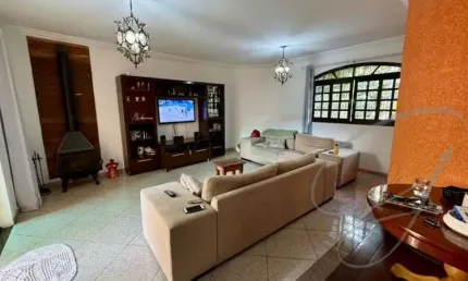 Imperdível casa à venda em Osasco-SP, no bairro Adalgisa: 4 quartos, 2 suítes, 2 salas, 6 banheiros, 4 vagas, 349 m²