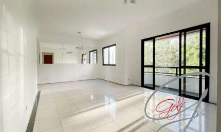 Apartamento na Vila Andrade 105 m, com planta excelente, iluminado, bem ensolarado, rua tranquila.