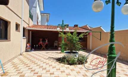 Imperdível oportunidade: Casa de alto padrão com 4 quartos e 2 suítes na Vila São Francisco, São Paulo-SP. Confira!