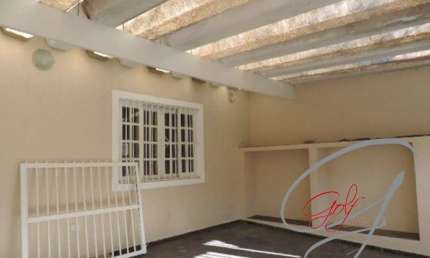 Casa térrea ao lado do cartório de  Cotia, para venda.