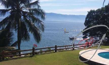 Casa à venda em Ilhabela, com 600 m² de área construída, 5 suítes, vista para o Mar.
