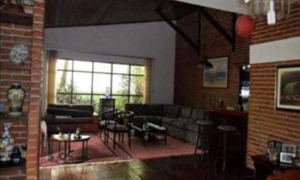 Sobrado com 300 m² , 3 dormitórios e 5 vagas na Vila São Francisco.