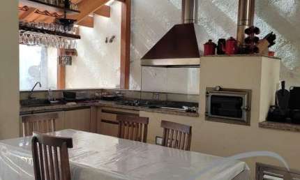 Imperdível: Casa à venda em Osasco-SP, Parque dos Príncipes, 4 quartos, 3 suítes, 3 salas, 5 vagas, 384m²!