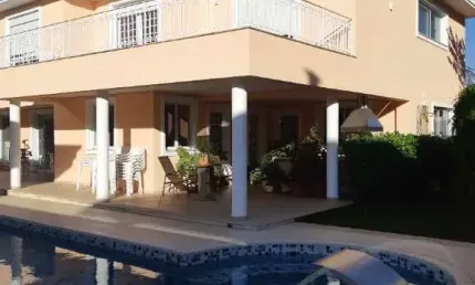 Casa de luxo em condomínio na Vila São Francisco, Osasco-SP: 5 quartos, 5 suítes, 3 salas, 6 banheiros, 8 vagas, 900m².