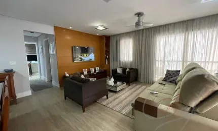 Cobertura linda na Vila São Francisco: 3 quartos, 2 suítes, 2 salas, 4 banheiros, 2 vagas, 214m². Imperdível!