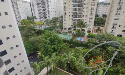 Cobertura de alto padrão para venda na Vila São Francisco, com 2 suítes e 2 vagas.