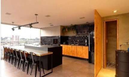 Cobertura de 234 m² com 2 suítes e 3 vagas na Vila São Francisco.