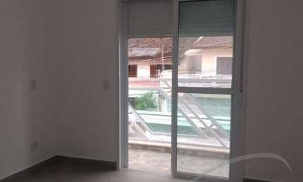 Excelente Casa à Venda em Osasco-SP, Bairro Umuarama: 3 Quartos, 2 Suítes, 3 Salas, 4 Banheiros, 4 Vagas, 135m²!