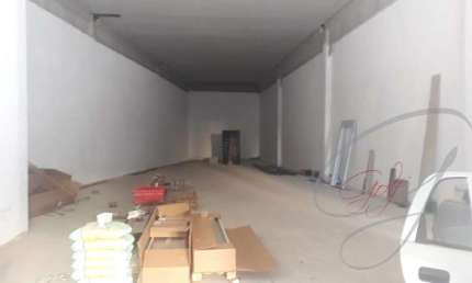 Salão Comercial de Alto Padrão para Locação na Vila Yara, Osasco-SP: 4 Banheiros, 6 Vagas e 884m² de Área!