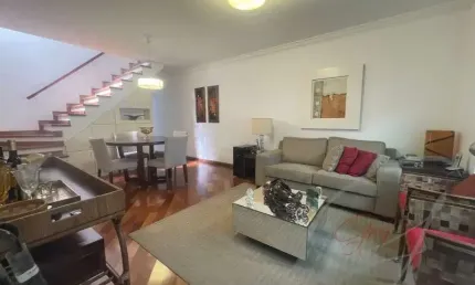 Imperdível oportunidade: Casa à venda em São Paulo-SP, no bairro Parque Continental! 2 quartos, 1 suíte, 3 salas, 4 banheiros, 2 vagas, 182m².