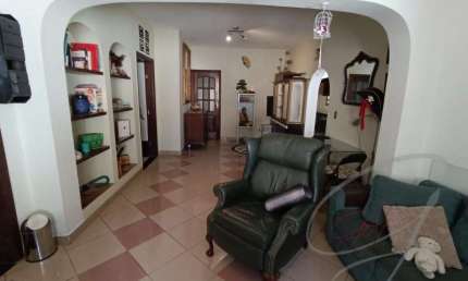 Casa de alto padrão com 6 quartos e 6 vagas de garagem na Vila São Francisco, São Paulo-SP!