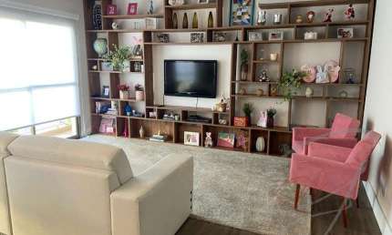 Casa em Condomínio de Luxo na Vila São Silvestre em São Paulo-SP: 3 quartos, 1 suíte, 2 salas, 3 banheiros, 2 vagas de garagem, 300m².