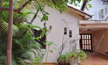 Casa comercial para locação na Vila Leopoldina, São Paulo-SP, bairro Bela Aliança: 2 quartos, 1 suíte, 1 sala, 2 banheiros, 3 vagas.
