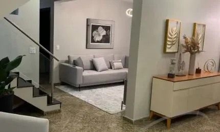 Imperdível residência à venda no Centro de Osasco-SP: 4 quartos, 1 suíte, 3 salas, 5 banheiros, 4 vagas e 354m²!