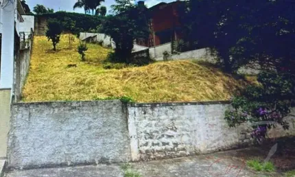 Terreno com 557 M2 no Parque dos Princípes - SP localizado Rua Paulo Machado Carvalho s/n, testada 17,00, fundos 9,50, lateral 43,00 M2.