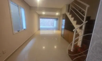 CASA PARA LOCAÇÃO EM CONDOMINIO FECHADO, 3 DORMITÓRIOS E 1 SUITE, COM QUINTAL