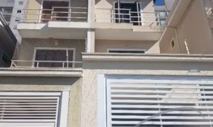 Casa de alto padrão com 3 suítes e 4 vagas na Vila São Francisco, São Paulo-SP!
