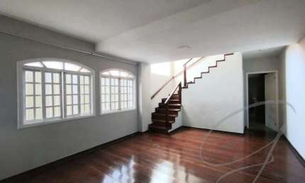 Casa para locação 204m2 3 dormitórios Vila São Francisco SP