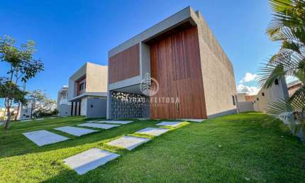 Casa para Venda em Camaçari, Alphaville (Abrantes), 4 dormitórios, 4 suítes, 2 banheiros, 4 vagas