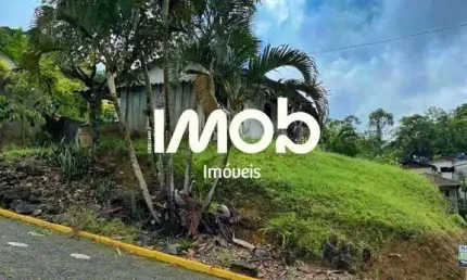 Terreno com 450 m² de área total, Centro de Guaramirim