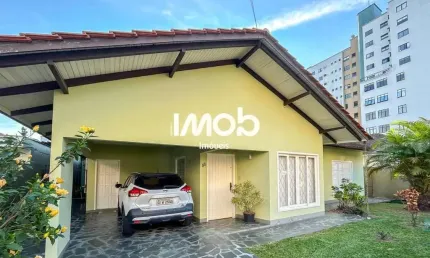 Casa com 1 suíte + 2 quartos, Centro de Jaraguá do Sul