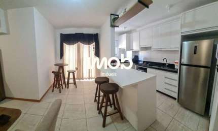 Apartamento Mobiliado com 2 Quartos, Centro de Balneário Piçarras