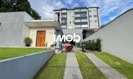 CASA SEMIMOBILIADA COM 1 SUÍTE + 2 QUARTOS, JARAGUÁ ESQUERDO
