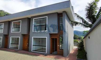 Casa em Condomínio para Venda em Teresópolis, Comary, 3 dormitórios, 2 suítes, 3 banheiros, 2 vagas