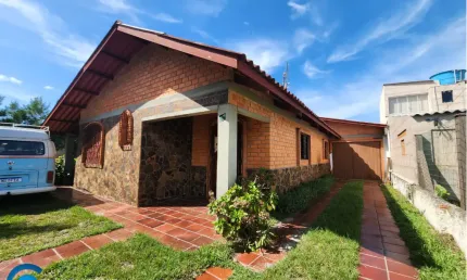Casa com 3 quartos à venda na Rua Callil Miguel Allen, 97, Praia Do Magistério, Balneário Pinhal