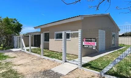 Casa com 2 quartos à venda na Rua Callil Miguel Allen, 435, Centro, Balneário Pinhal