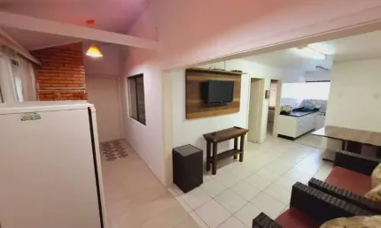 Apartamento semi mobiliado 2 quartos no centro de Balneário Piçarras/SC