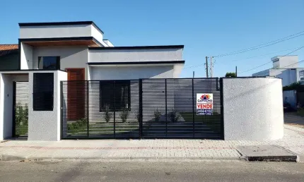 Casa de Esquina com 3 Dormitórios e Amplo Terreno – 500 Metros da Praia do Cerro, Itajuba