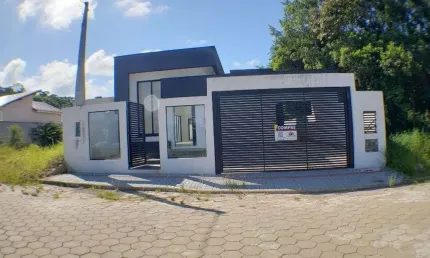 Casa com 3 Quartos e Amplo Quintal – Ótimo Acabamento no Bairro Itajuba, Barra Velha