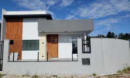Casa de Esquina com 3 Dormitórios no Bairro Itajuba – Alto Padrão de Acabamento