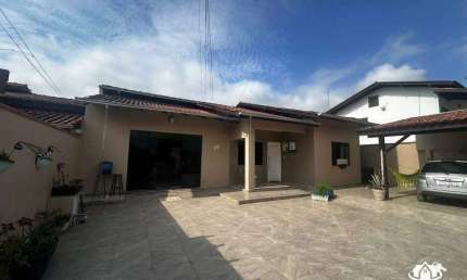 Casa com Amplo Terreno no Centro de Penha – Locação Anual