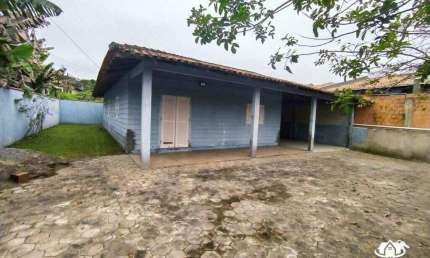 Casa Mobiliada com 3 Dormitórios e Amplo Espaço – Locação Anual no Bairro Itajuba, Barra Velha