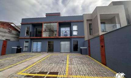 Apartamento com 2 Dormitórios e Sacada com Churrasqueira – Locação Anual em Balneário Piçarras