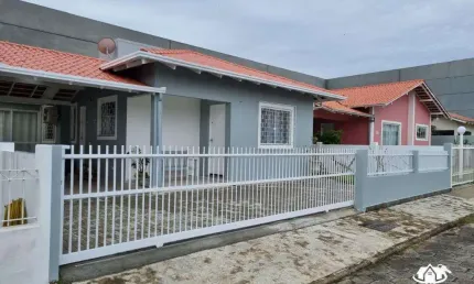 Casa com 3 Quartos em Condomínio Fechado – Bairro Armação, Penha/SC