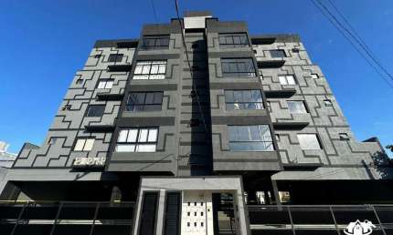 Excelente apartamento com 2 dormitórios disponível para locação anual no Itacolomi em Balneário Piçarras/SC.