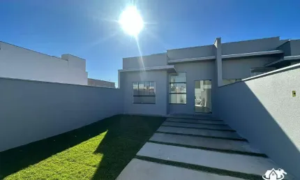 Casa nova com 2 dormitórios e amplo terreno para locação anual no Itacolomi Balneário Piçarras