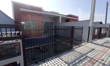 Casa geminada com 3 dormitórios e suíte para locação anual em Itajuba Barra Velha