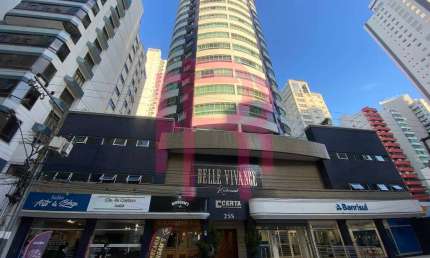 Apartamento, 03 dormitórios, locação anual no Centro de Balneário Camboriú