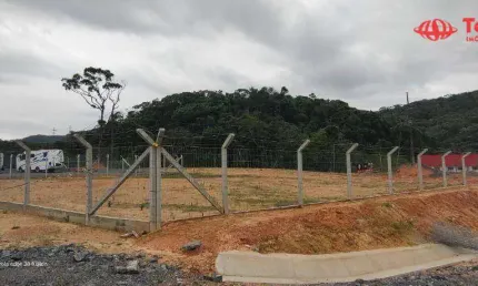 Terreno 750 m², Frente para Br-470, próximo a Segalas , entrada para o bairro Belchior.