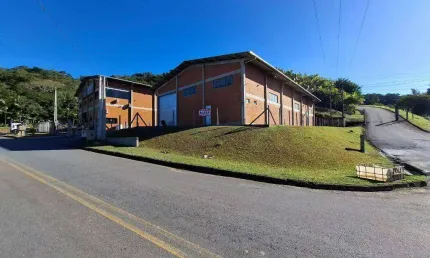 Galpão comercial/industrial - 580m2 - belchior baixo - gaspar/sc