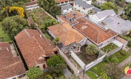 Imóvel para venda tem 696 metros quadrados em Jardim Social - Curitiba - PR