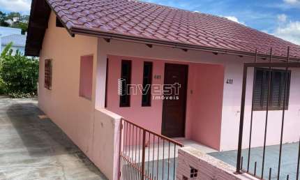 CASA DESOCUPADA COM AMPLO PÁTIO NO BAIRRO INDEPENDÊNCIA EM SANTA CRUZ DO SUL